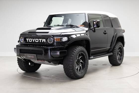 TOYOTA FJ CRUISER 4.0 4X4 V6 24V GASOLINA 4P AUTOMÁTICO